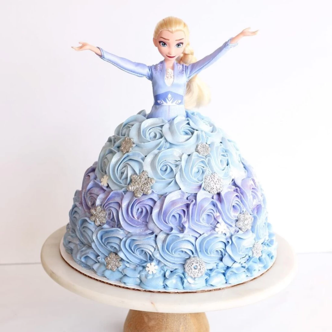 Frozen Frenzy Princess Elsa Cake